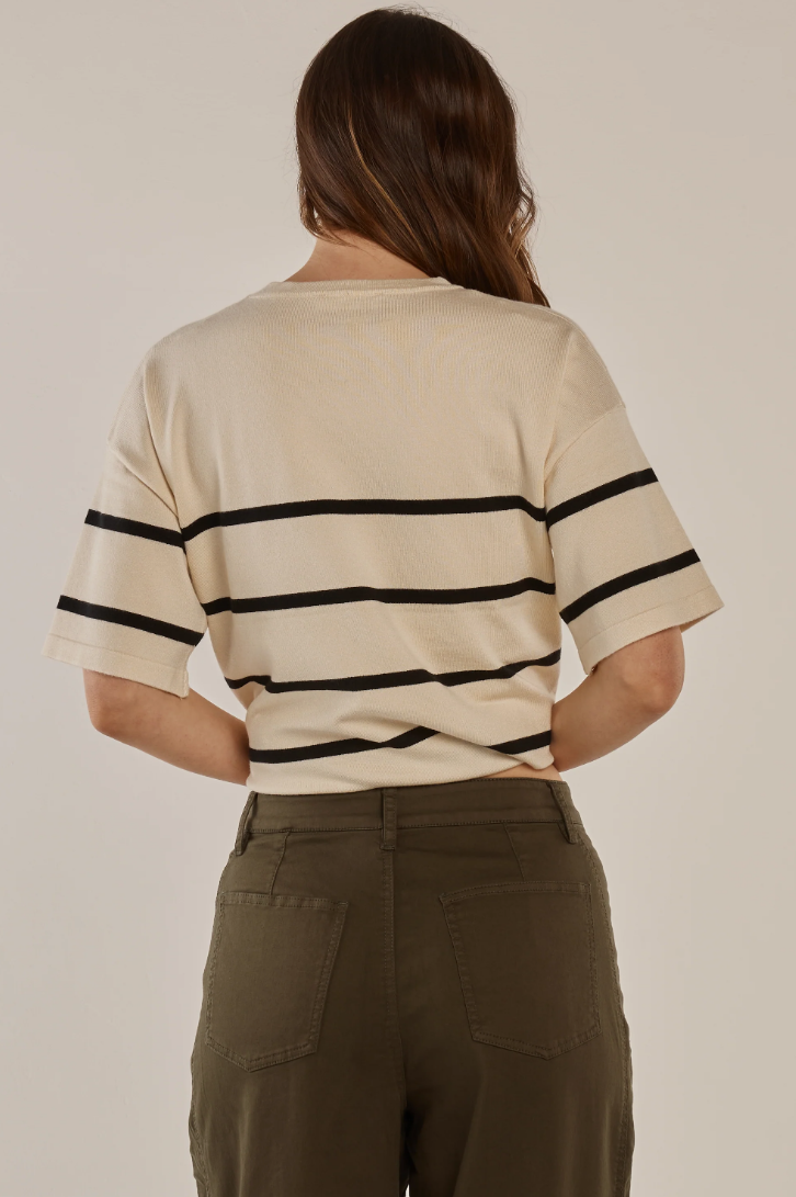 BETTY BASICS BAILEY BOXY TOP CREAM