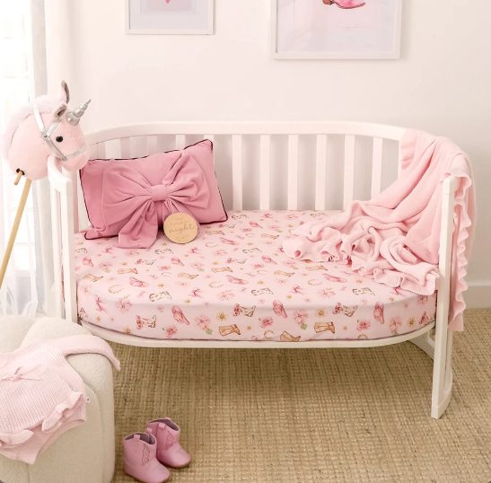 SNUGGLE HUNNY BOOTS & BOWS FITTED COT SHEET