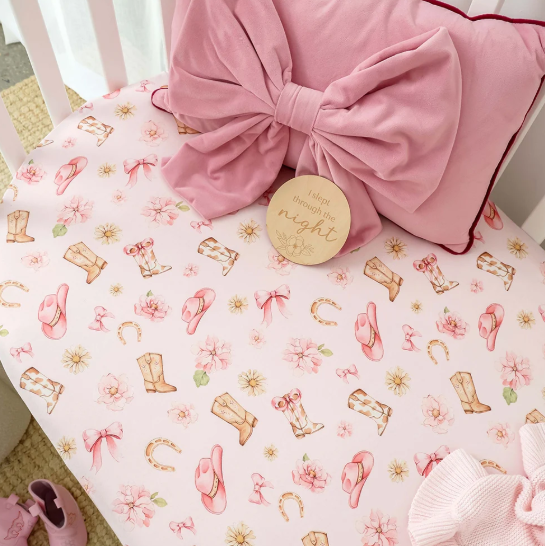 SNUGGLE HUNNY BOOTS & BOWS FITTED COT SHEET