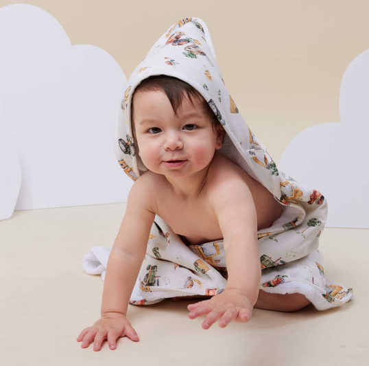SNUGGLE HUNNY DIGGERS & TRACTOS ORANGIC TOWEL