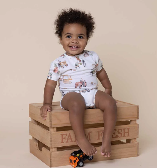 SNUGGLE HUNNY DIGGERS & TRACTORS SHORT SLEEVE BODYSUIT