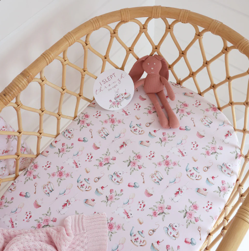 SNUGGLE HUNNY ALICE'S TEA PARTY BASSINET SHEET/CHANGE PAD