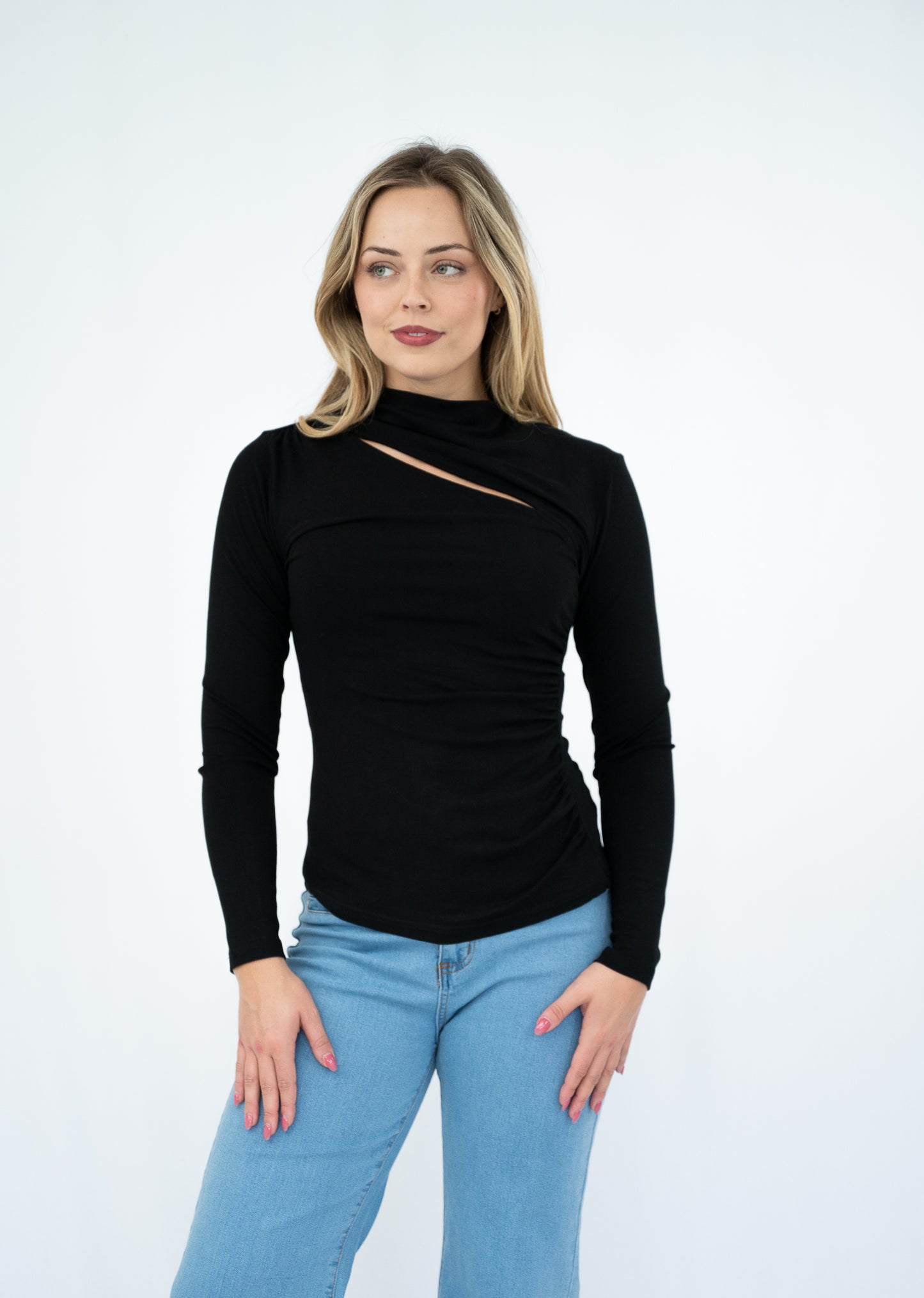 SURI CUT OUT LS TOP BLACK