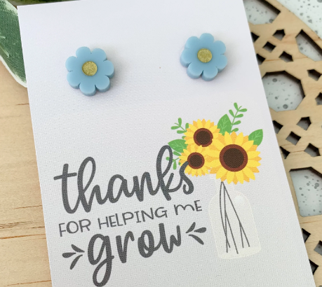 MM04 FLOWER STUDS POWDER BLUE