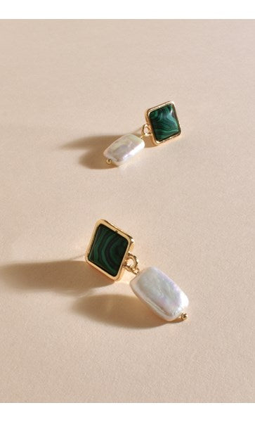 AED-3235 GRN PEARL EARRINGS