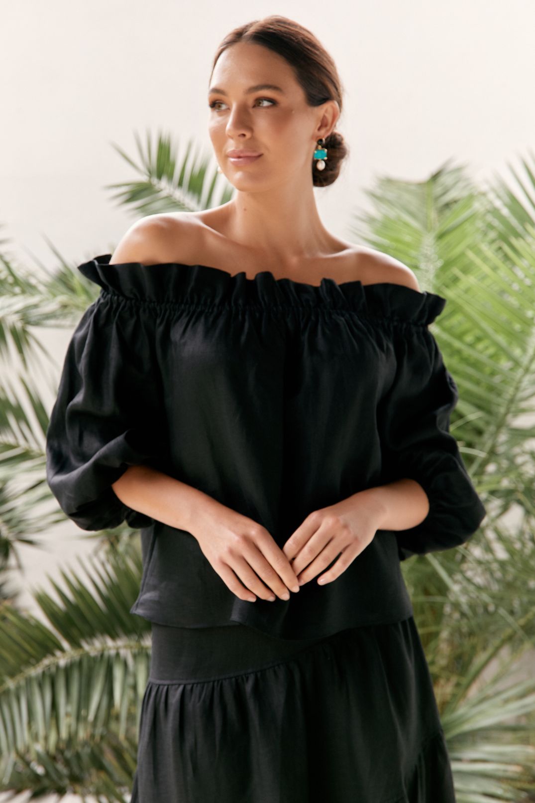 AJD-0422BLACK HILLARY TOP