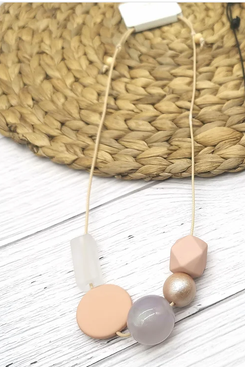 N00246P BEADED NECKLACE