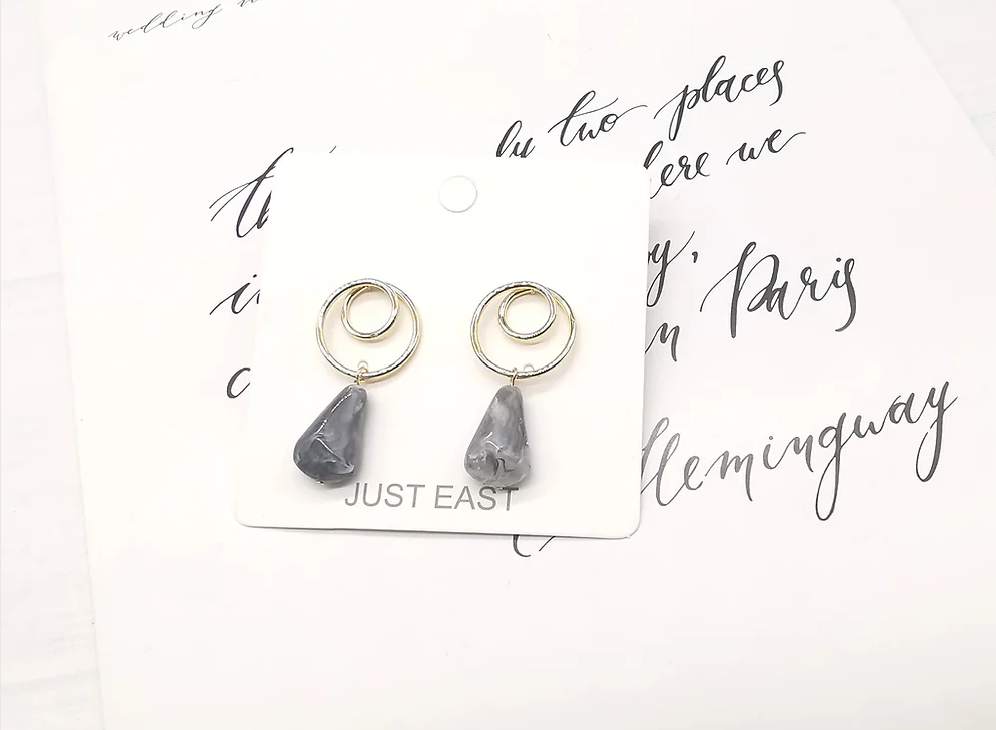E01227GY STONE EARRINGS